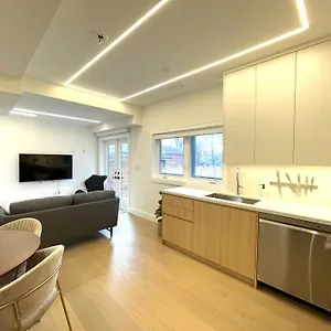 Modern Close To The With Parking Apartment