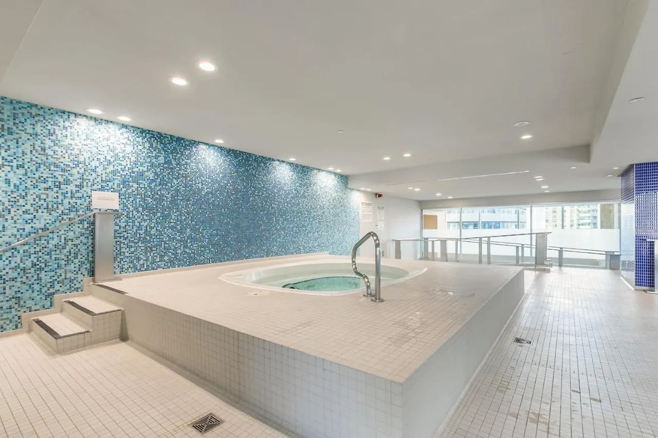 Gorgeous 1Br W/Parking Across The Scotiabank Arena Apartment Toronto 0*,